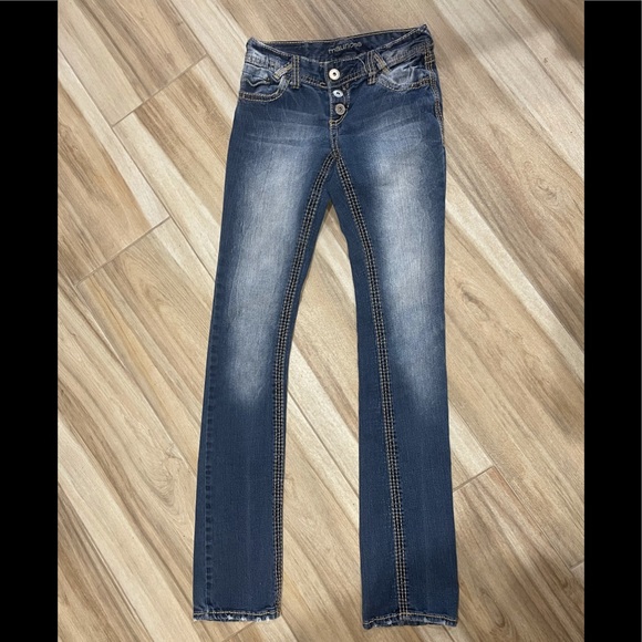 Maurices Ladies Jeans Size 1/2 Extra Long - Picture 5 of 5
